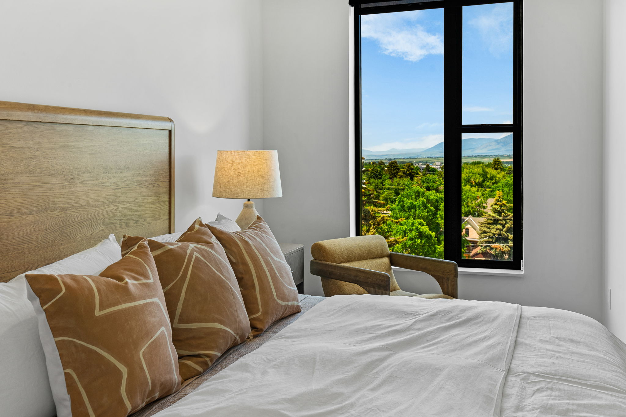 Freestone bedroom with beautiful view